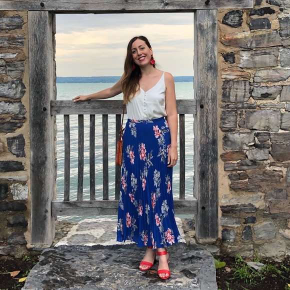 Meet your Posher, Leah - Picture 1 of 1